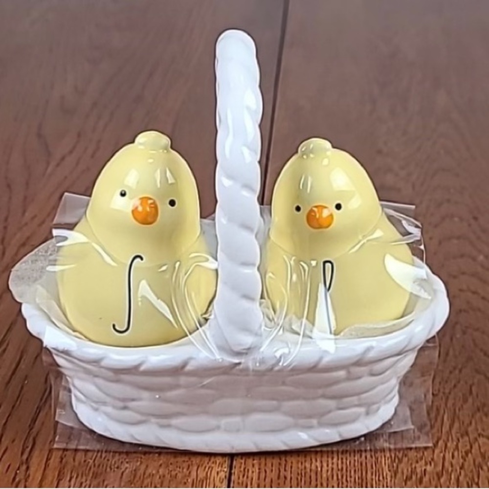 Rae dunn salt and pepper easter chicks